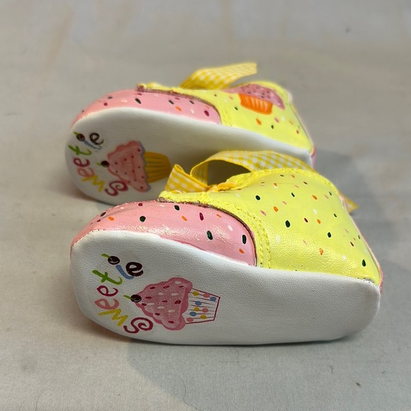 Le Tootsies - NWOT - Yellow and Pink Baby Walker Shoes with Bow - Picture 4 of 5
